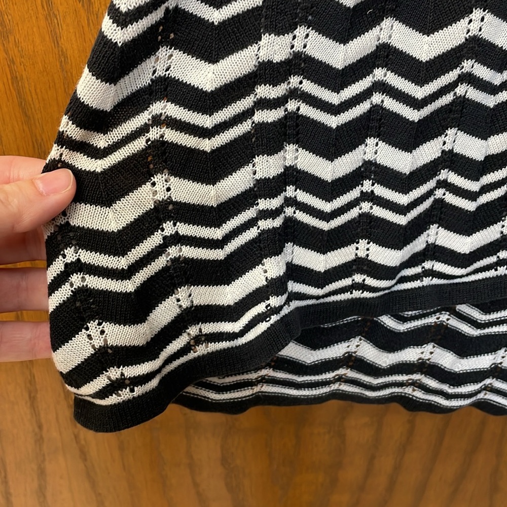 INC UEC Womens Size Large Black White Chevron Stripe Sweater Scoop Neck Bell Slv - Picture 6 of 10